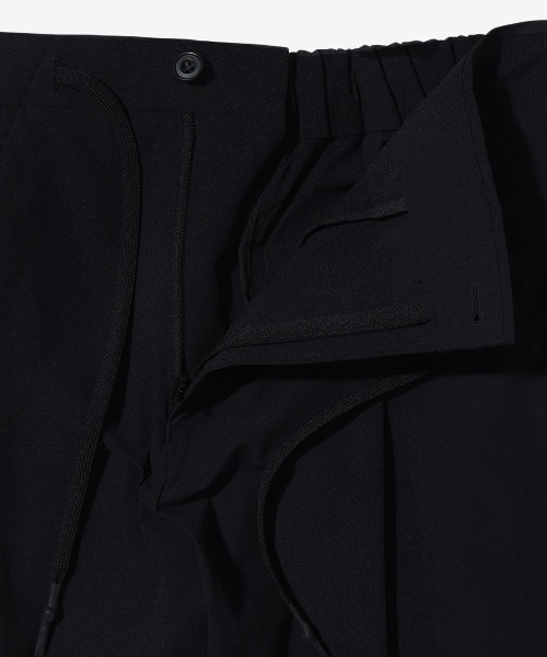 K-3B 24HR-WEARABLE　ワンプリーツ ドローストリングス 24HR-WEARABLE ジョガーパンツ ブラック 105_N – MINIMAL