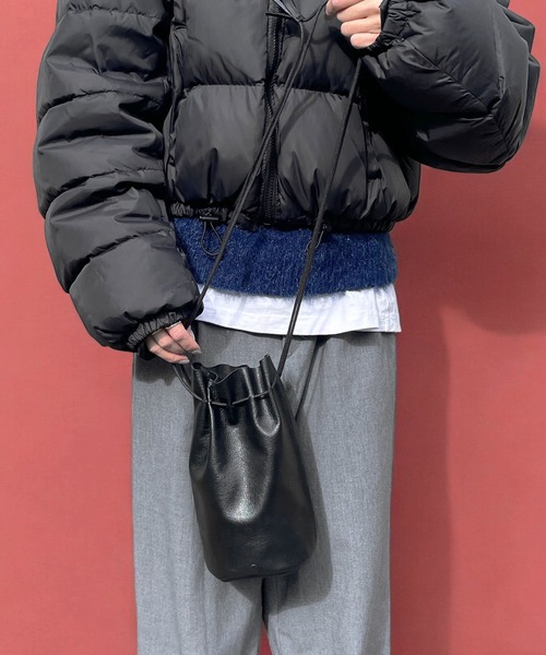 韓国デザイン レザーハンドバッグ 巾着 ポーチ ショルダー 本革 巾着バッグ ハンドバッグ メンズ レディース 本革 レザー 巾着
