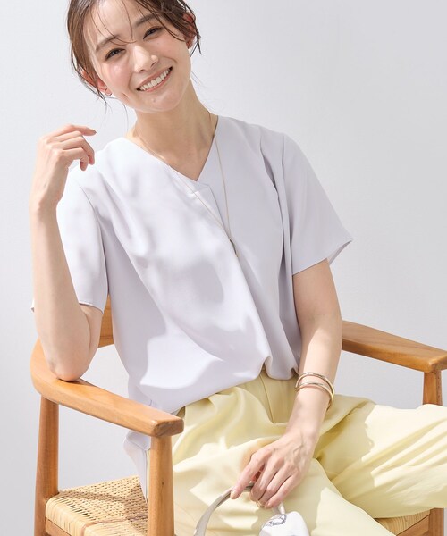 ブラウス シャツ 半袖 入学式 「洗える／UVケア」幾何学柄＆無地 タックVネック 半袖ブラウス レディース | INDIVI | 03