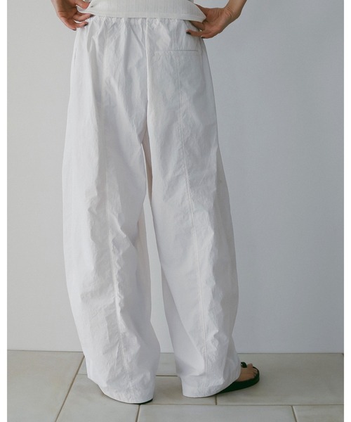 パンツ anuke / Volumetuck Cocoon Pants 36 anuke（アンヌーク） パンツ Volumetuck Cocoon Pants レディース