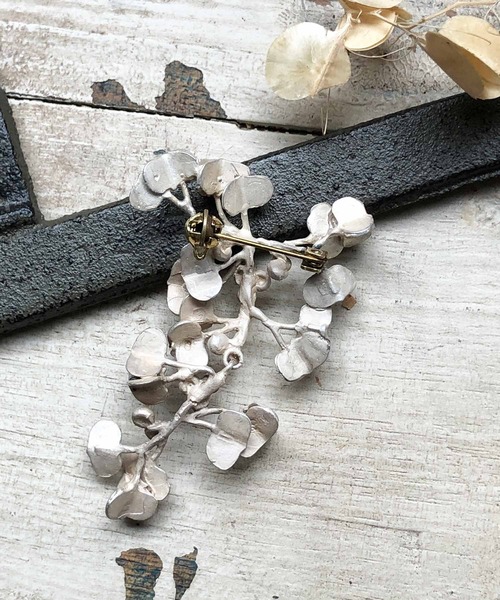 【匿名配送】  シルバー　ブローチ　❤︎ 匿名配送】 シルバー ブローチ ❤︎ 匿名配送】 シルバー ブローチ