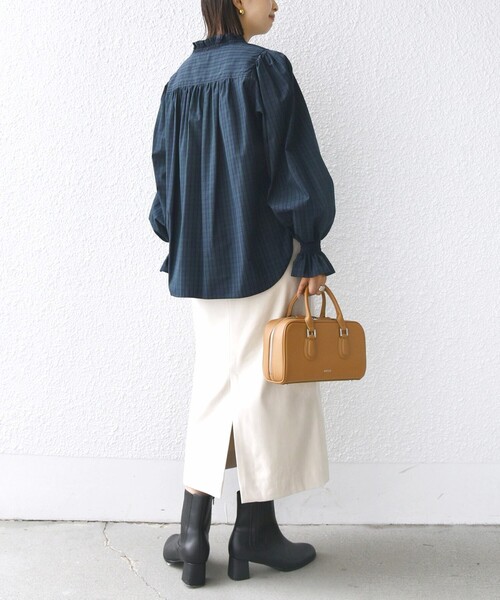 【オシャレ✩人気✩SHIPS】黒　Vネック長袖ブラウス　シップス セール】【WEB限定】〈手洗い可能〉 シャーリング Vネック 長袖