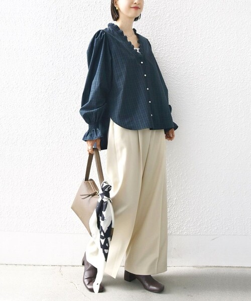 【オシャレ✩人気✩SHIPS】黒　Vネック長袖ブラウス　シップス セール】〈手洗い可能〉バックサテン Vネック ロング スリーブ