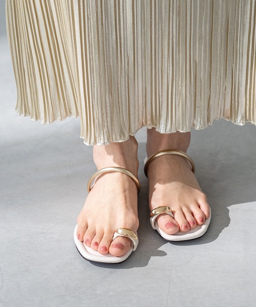 新品 ビーチサンダル フラット ビーサン サンダル ゴールド ★ 24cm menue サンダル ゴールドモチーフ フラットサンダル レディース