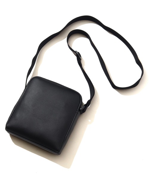 カルバンクライン   Jeans Monogram Soft Sq バッグ 関税込☆Calvin Klein☆Jeans Monogram Soft Sq Shoulder Bag