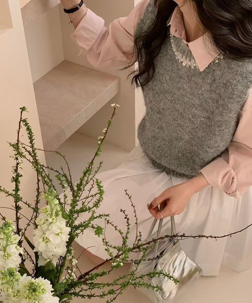 meJane ベスト ジレ ビジューライン クルーネックニットベスト