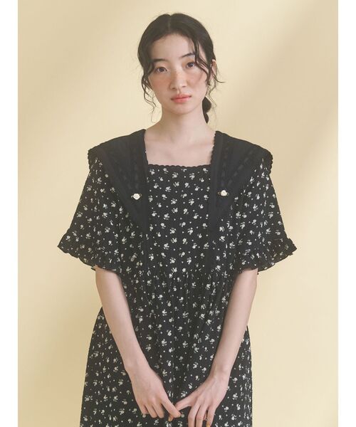 ワンピース flowerデコラティブカラーワンピースの画像