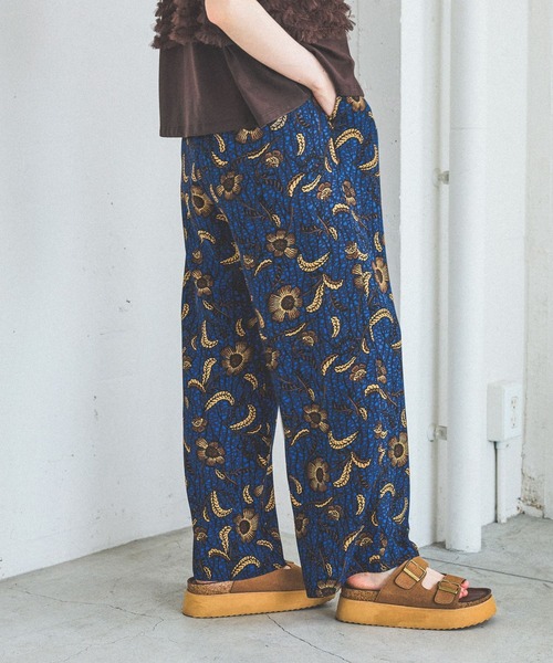 ワイドパンツ パンツ イコクプリントゆるっとパンツ レディースの画像