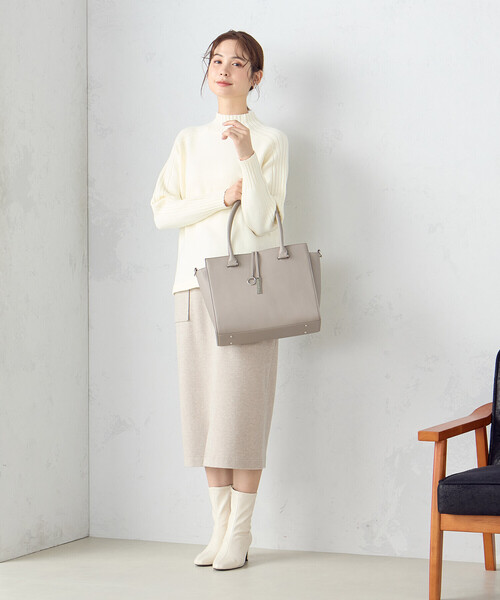 人気！関税送料込【Off-White】ロゴプレート レザートートバッグ Off-White(オフホワイト) トートバッグ(メンズ) - 海外通販のBUYMA