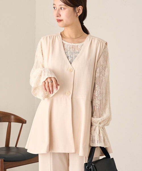 CADUNE カデュネ ペプラムベスト　ジレ　美品 CADUNE（カデュネ）の「ペプラムジレ（その他アウター）」 - WEAR