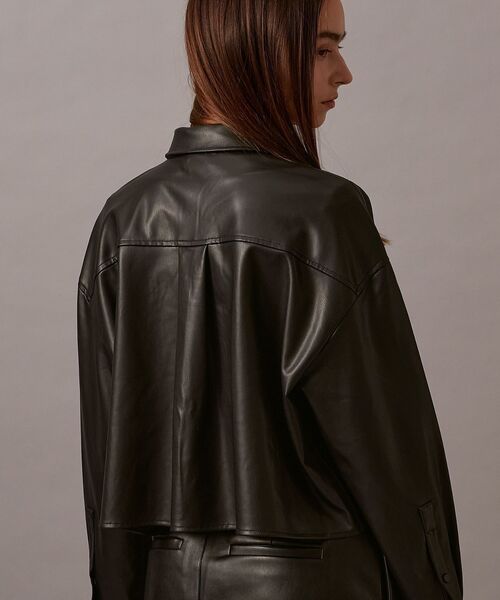 Calvin Klein ブラウス シャツ フェイクレザー クロップドシャツ