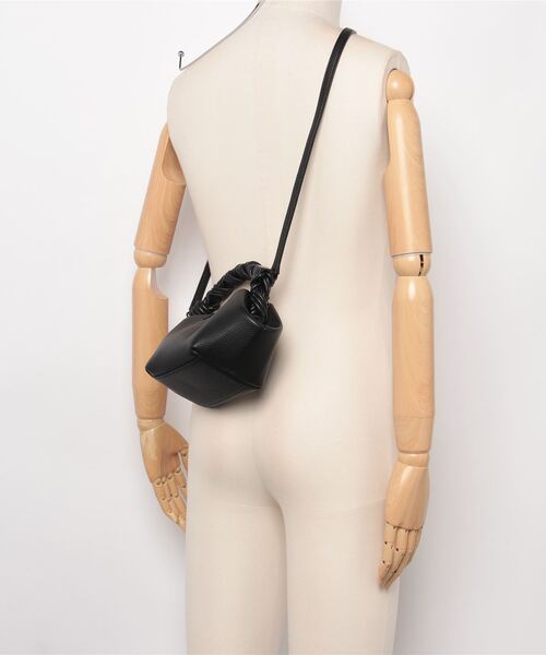 GANNI　Bou Bag Small 美品 GANNI（ガニー） ハンドバッグ GANNI Bou Bag Mini Metallic ボウ