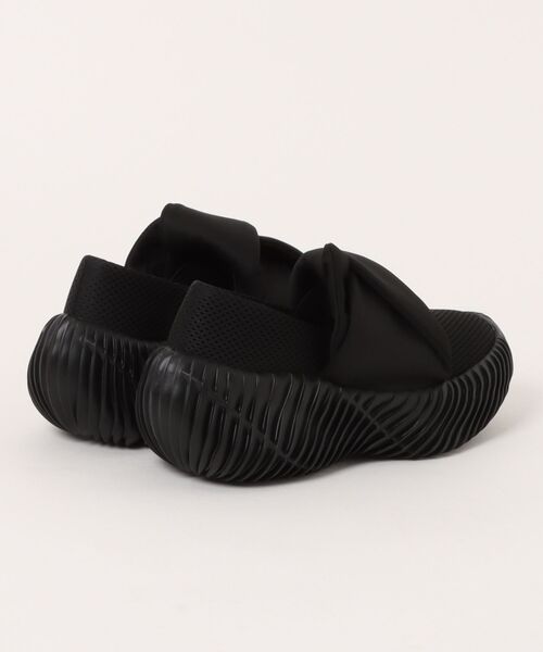 「gomme」 スリッポン MEDIUM ブラック レディースの画像