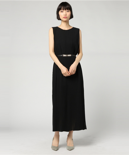 ドレス プリーツ加工サイドスリット入りアイラインロングワンピース パールビジューバックル細ゴムベルト付き Zozotown Paypayモール店 通販 Paypayモール