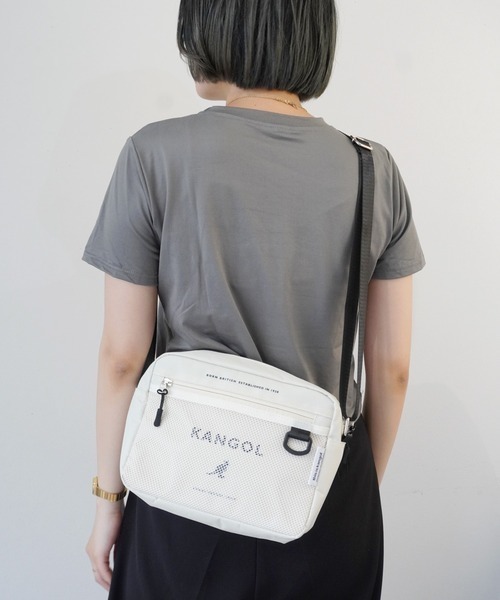 SOLI KOSIバック　ホワイトメッシュショルダーバッグ SOLI KOSIバック ホワイトメッシュショルダーバッグ（加脂された