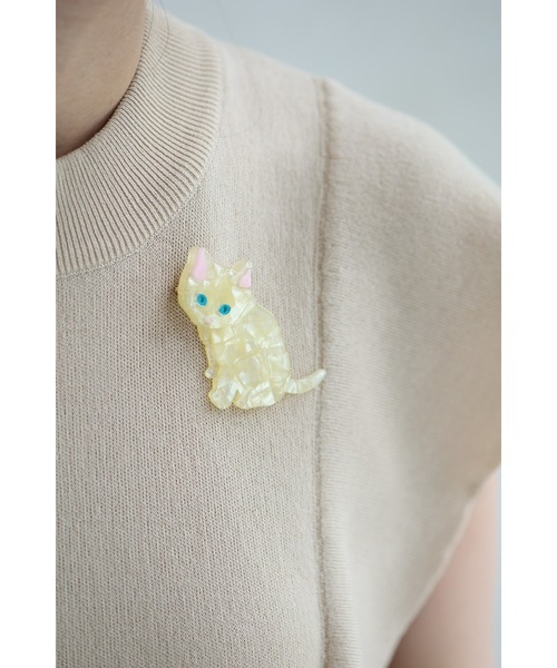 cawaii ブローチ 青い目のミルキーな猫ちゃんブローチ レディース