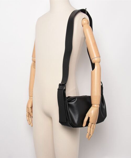 STUDIOUS ショルダーバッグ HARF MOON SHOULDER BAG medium
