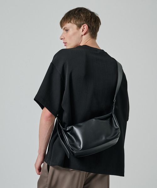 バッグ STUDIOUS  HARF MOON SHOULDER BAG  BLACK HARF MOON SHOULDER BAG | STUDIOUS