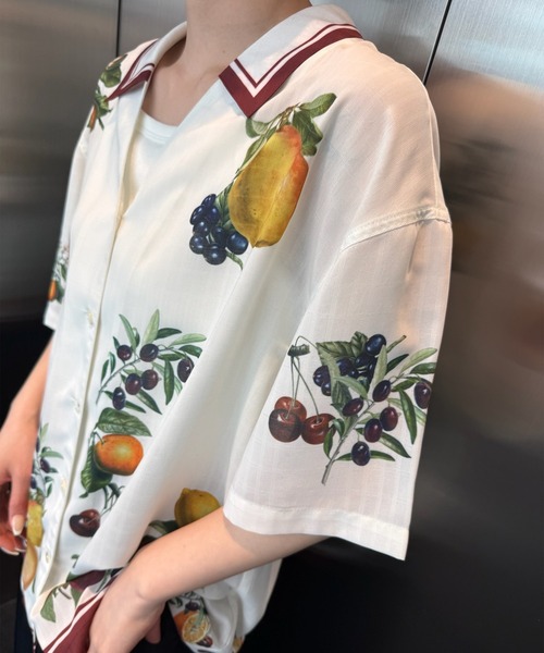 ブラウス シャツ MEDI FRUIT SCARF PATTERN SHEER SHIRT レディースの画像