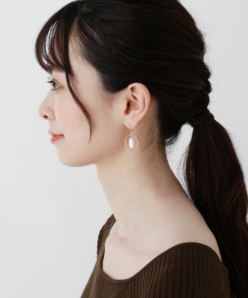 COCOSHNIK ピアス K10バロック淡水パール フープ フックピアス