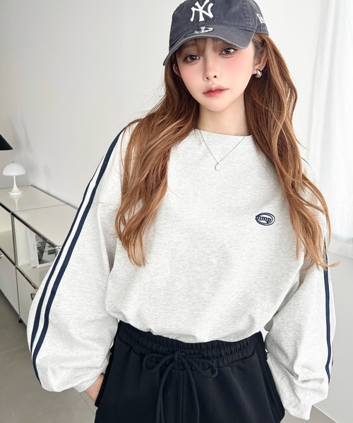 moment+ tシャツ 綿100％天竺.ワンポイント刺繍配色カラーライン入り