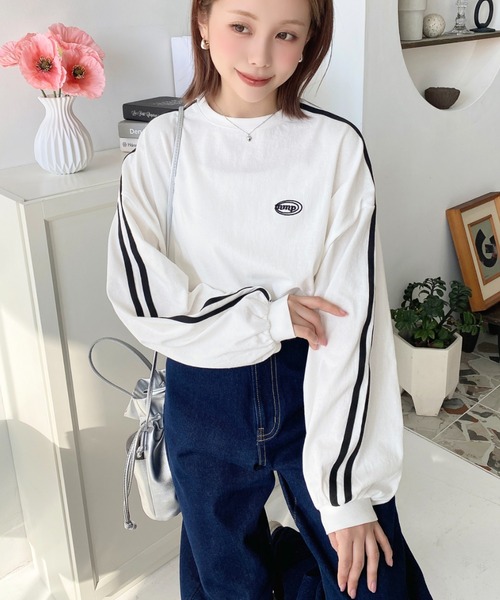 moment+ tシャツ 綿100％天竺.ワンポイント刺繍配色カラーライン入り