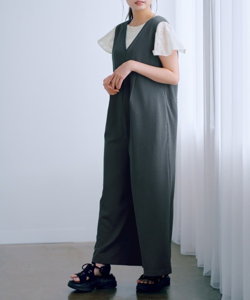 ​新品タグ付✨コヒナ Vネックイージーオールインワン【SHORT】ベージュ 美品 COHINA（コヒナ） オールインワン Vネックイージーオールインワン「低