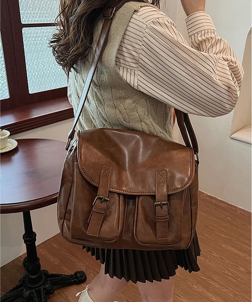 LA VORAGINE（ラ ヴォラジネ） ショルダーバッグ バッグ 外ポケット