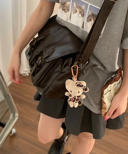 LA VORAGINE（ラ ヴォラジネ） ショルダーバッグ バッグ 外ポケット