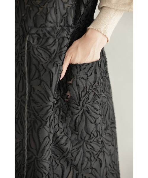 cawaii ベスト ジレ （黒）花模様が浮かび上がるシアーロング