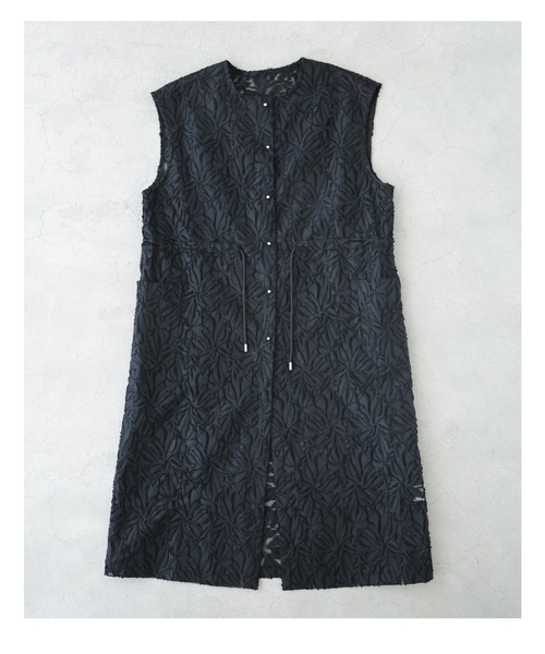 cawaii ベスト ジレ （黒）花模様が浮かび上がるシアーロング