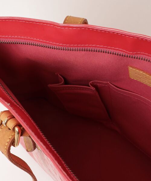 「LOUIS VUITTON」 モノグラム ヴェルニ トートバッグ - レッド レディースの画像