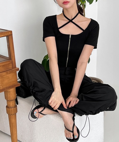 by muni:r tシャツ Uネックジッパーホルター半袖Tシャツ