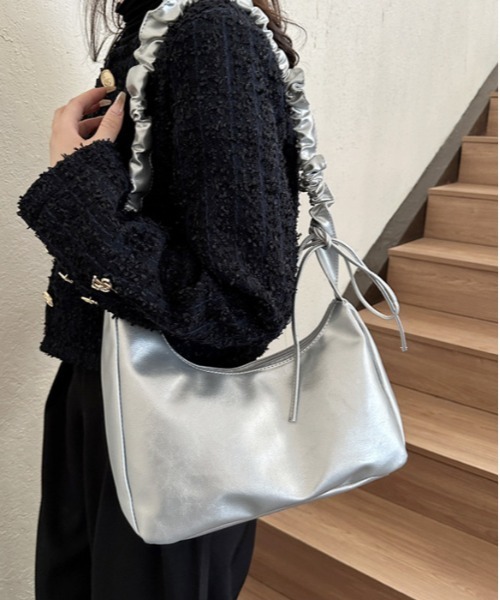 ショルダーバッグ バッグ 2WAY/3WAY アシンメトリーなシルエットで個性
