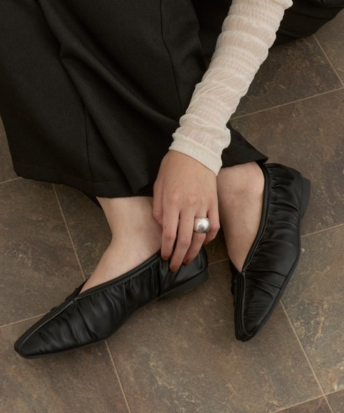 DFFUR. パンプス シャーリングレザーフラットパンプス : ZOZOTOWN DFFUR. パンプス シャーリングレザーフラットパンプス : ZOZOTOWN