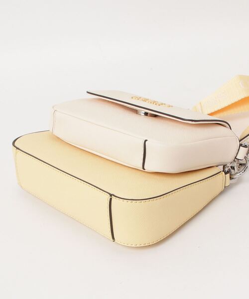 GUESS イエロー ショルダーバッグ セール】ABBIE Mini Crossbody Top Zip（ショルダーバッグ
