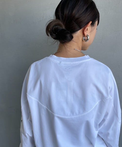 新品♚︎OAKLEY ホワイト長袖シャツ OAKLEY OMBLE ストレッチジャカード長袖ポロシャツ(長袖シャツ