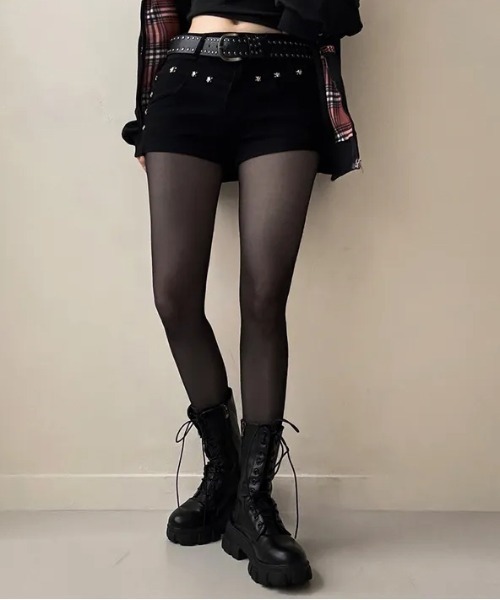 00s GLAD NEWS ブラックデニム ショートパンツ 髑髏スタッズ y2k FREE STYLISTS ジーンズ デニム デニムパンツ Y2K スカルスタッズ