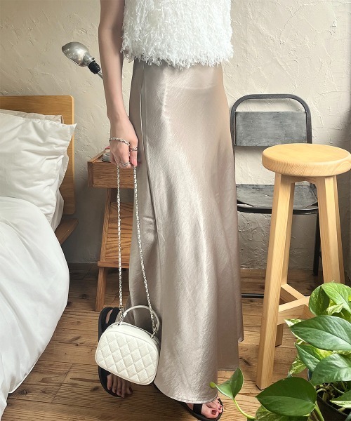 アストラット新品未使用サテン ロングスカートサイズ1 ASTRAET アストラット レディース ロング・マキシ丈スカート