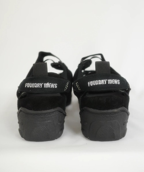 「Foundry Mews」 フラットサンダル 35 ブラック レディースの画像