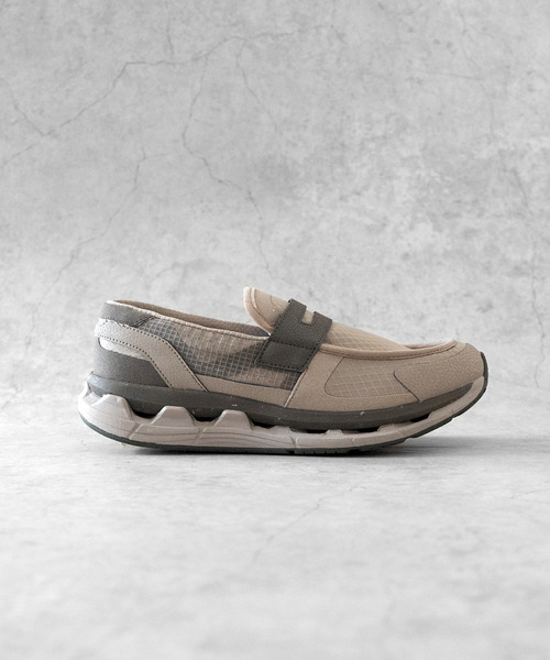 MOISTHROUGH360 通気防水 全天候型スニーカー（ローファー）