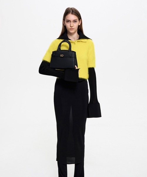 【早い者勝ち】CHARLES & KEITH オブリエル CHARLES & KEITH オブリエル メタリックアクセントベルトバッグ