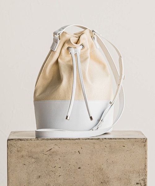LAUTREAMONT ショルダーバッグ バッグ 「APPLE LEATHER