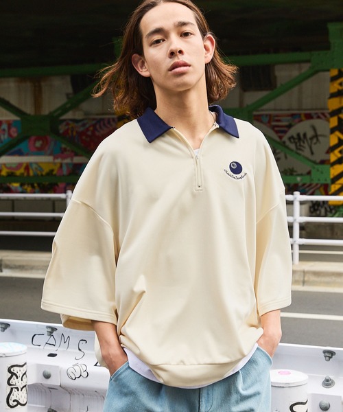 courreges　ワンポイント刺繍ワッペンロゴ　半袖トップス　9R tシャツ ワンポイント刺繍ハーフジップビリヤードロゴ半袖プル