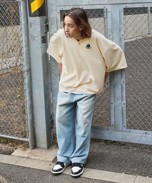 courreges　ワンポイント刺繍ワッペンロゴ　半袖トップス　9R tシャツ ワンポイント刺繍ハーフジップビリヤードロゴ半袖プル