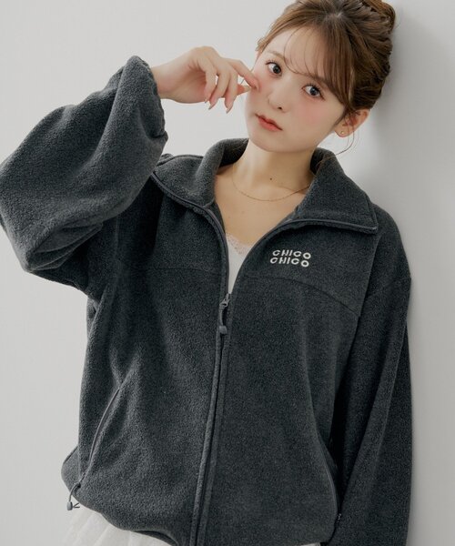 ACEANDRARE フリーストップス　1／13以降発送 Chico（チコ） ブラウス シャツ 「セットアップ対応」胸ロゴフリース