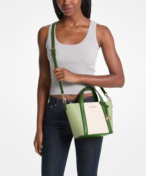 「MICHAEL KORS」 2WAYバッグ FREE グリーン系その他 レディースの画像