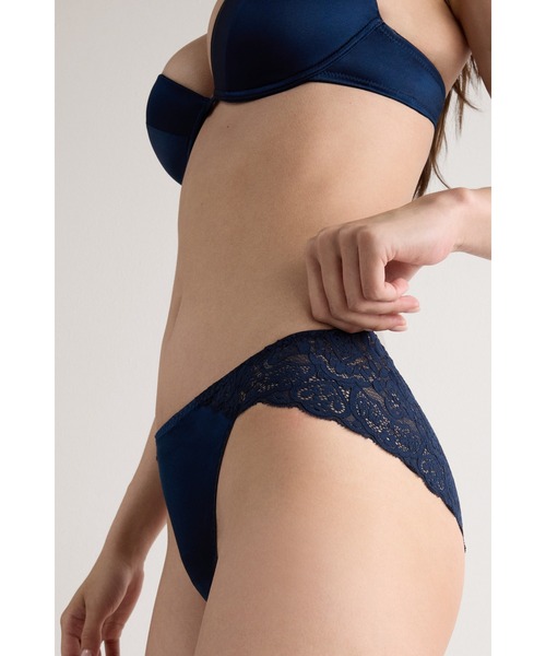 裾レース　シルク　intimissimi  新品未使用　上下 Intimissimi（インティミッシミ） インナーシャツ 肌着 レース