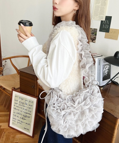 moment+ ショルダーバッグ バッグ チュールフリルハーフムーンバッグ