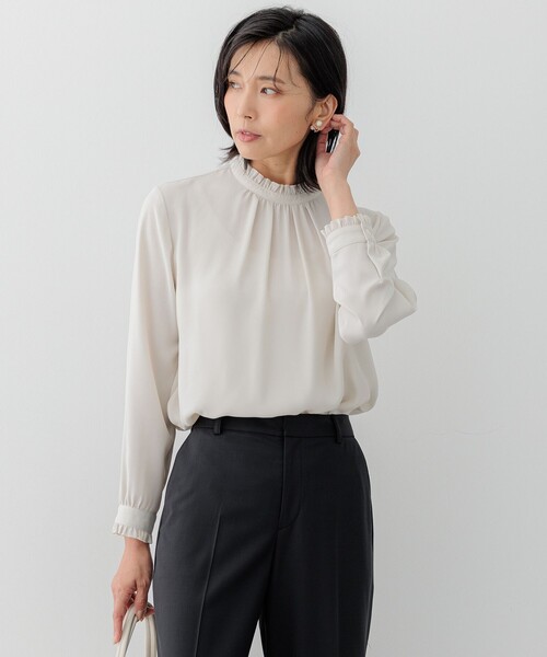 ブラウス シャツ 「吸水速乾/UVケア/防シワ性」バックサテンアムンゼン スタンドフリル ブラウス レディース 23区 ブラウス シャツ 「吸水速乾/UVケア/防シワ性」バック